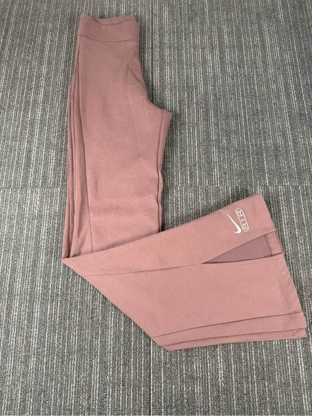 Nike Mauve Flare Leggings with High-Rise Waist Size S Split Hem